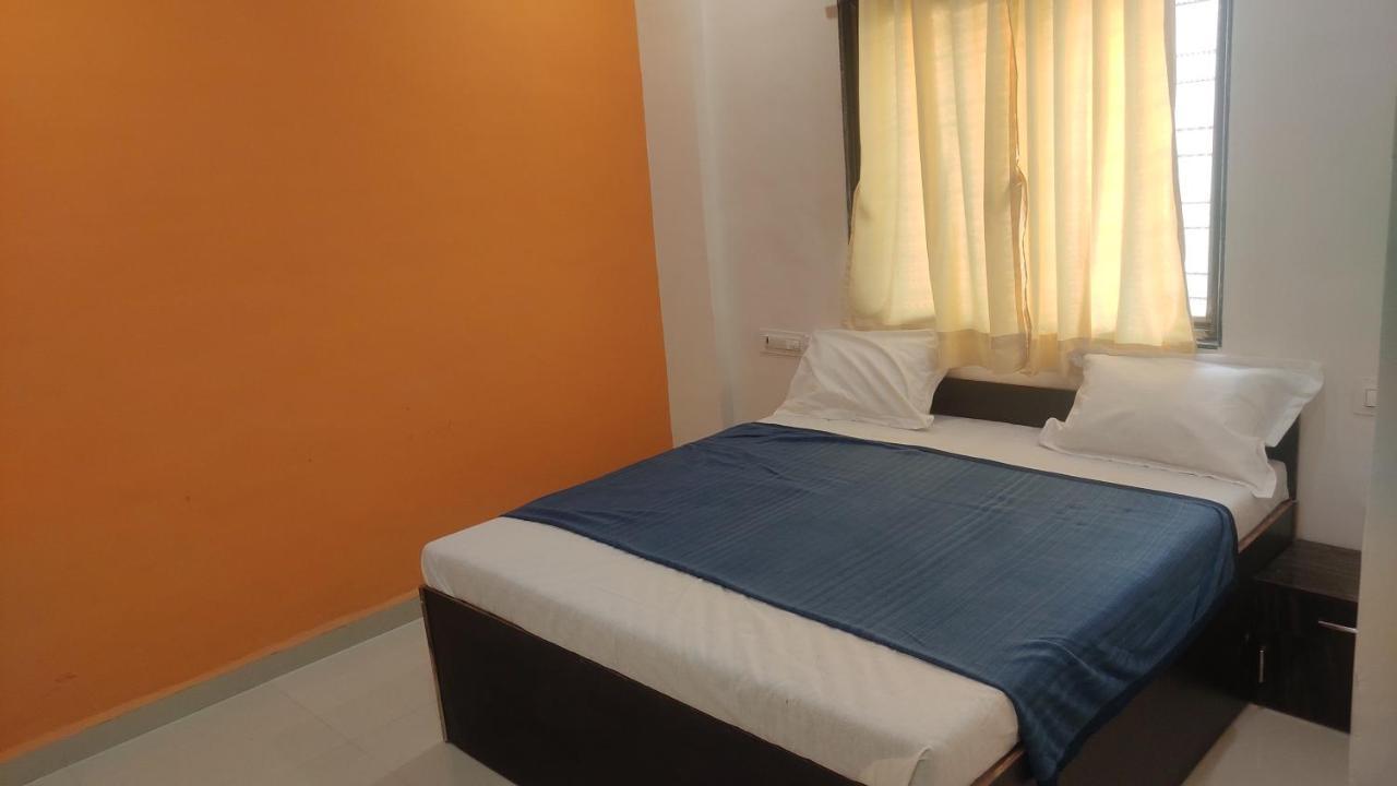Hotel Sai Santosh Shirdi Buitenkant foto