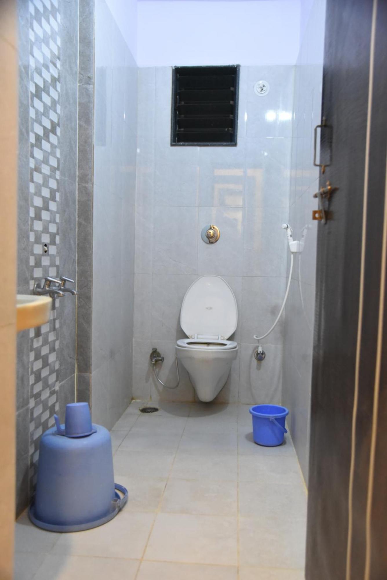 Hotel Sai Santosh Shirdi Buitenkant foto