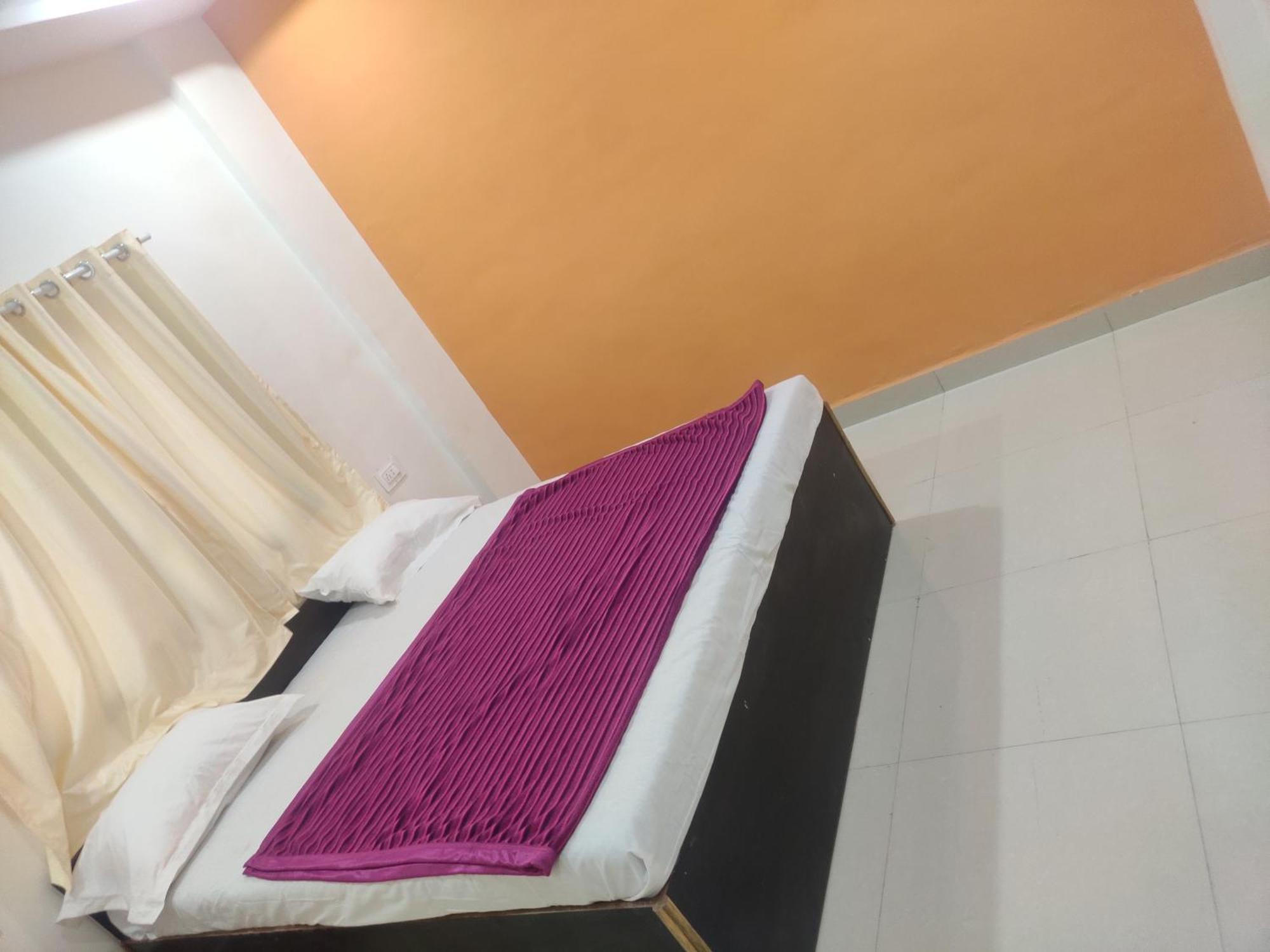 Hotel Sai Santosh Shirdi Buitenkant foto