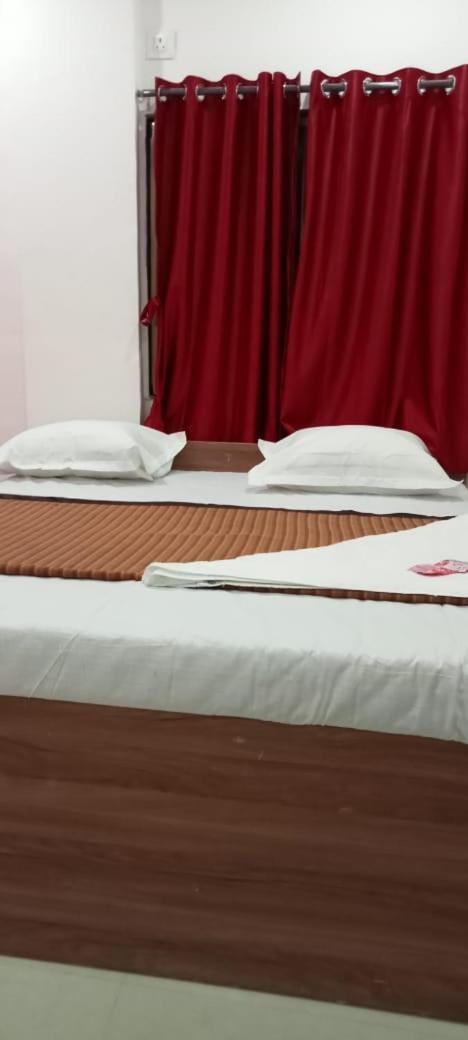 Hotel Sai Santosh Shirdi Kamer foto