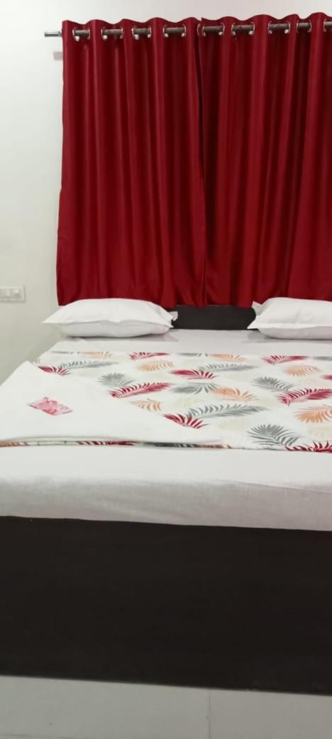 Hotel Sai Santosh Shirdi Kamer foto